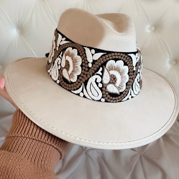 Hats N' Roses Stephanie Danielle Fedora Cowboy Hat Aurora Ivory Embroidered L - Picture 15 of 15